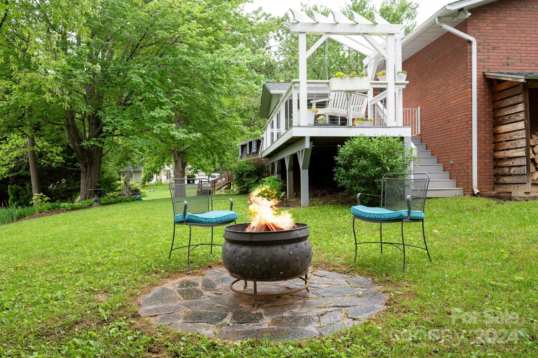 8 Rhododendron Place Asheville NC 28805