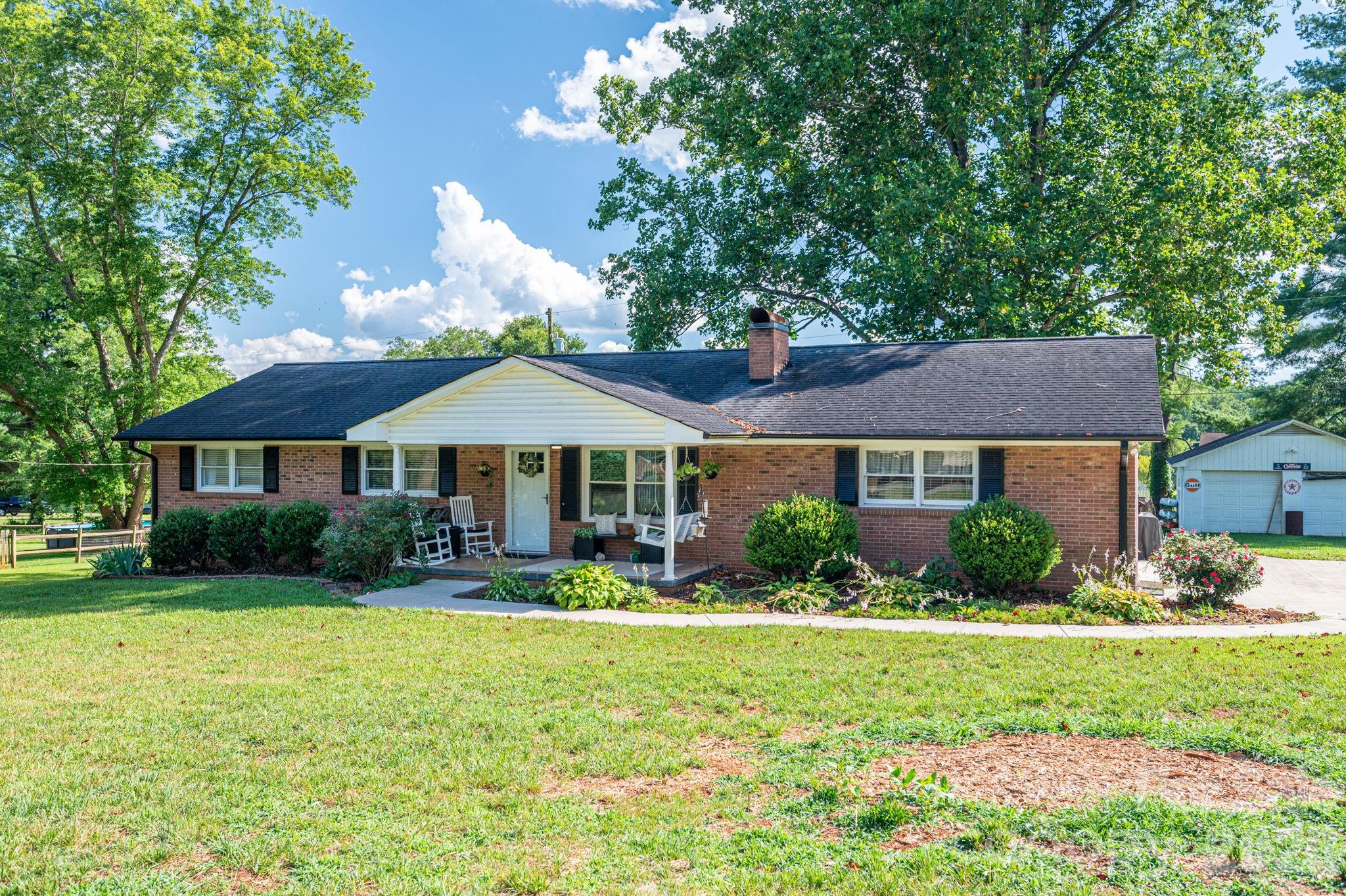 1529 Home Trail Lincolnton NC 28092