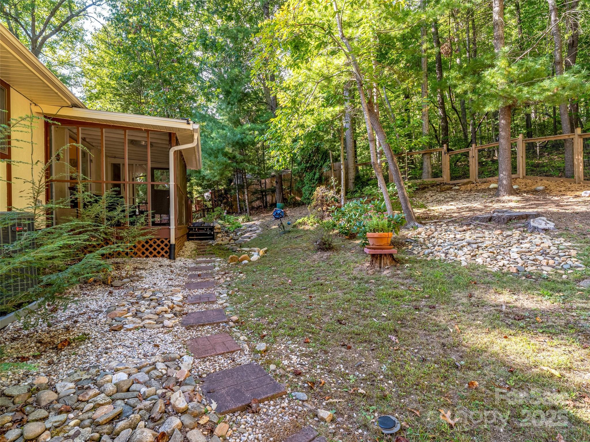 17 Brandywine Lane Asheville NC 28805