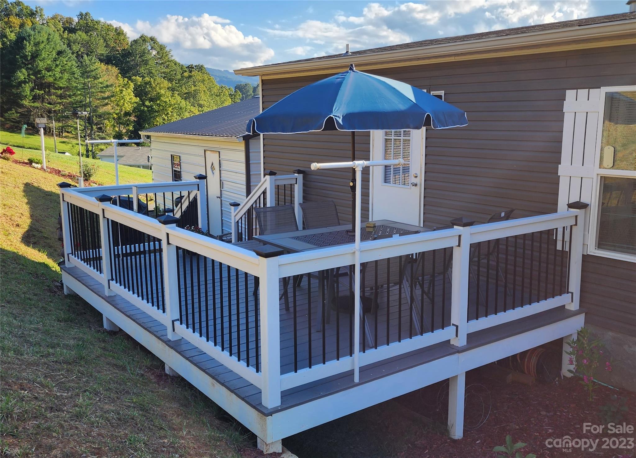 582 John Henry Road Burnsville NC 28714