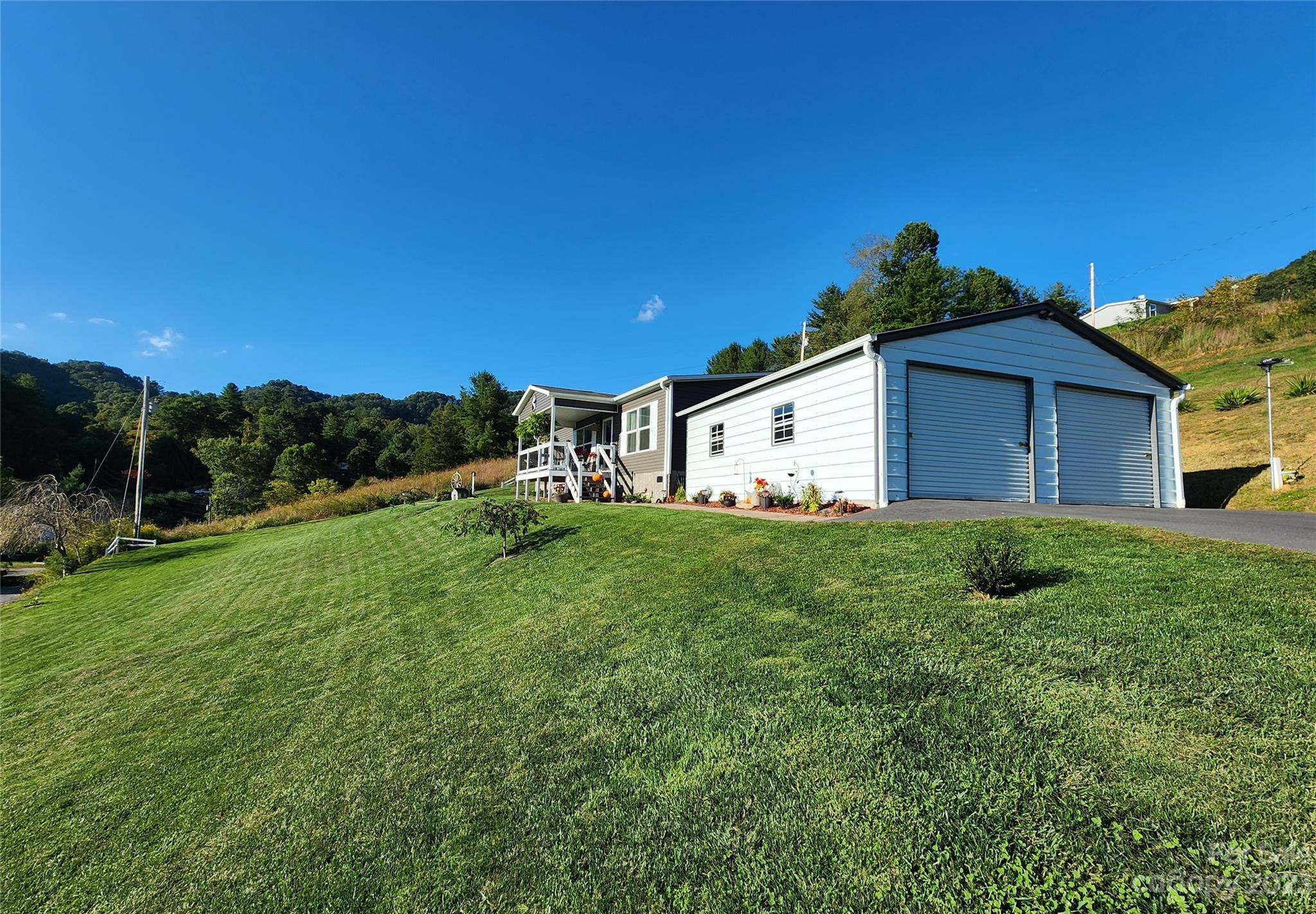 582 John Henry Road Burnsville NC 28714
