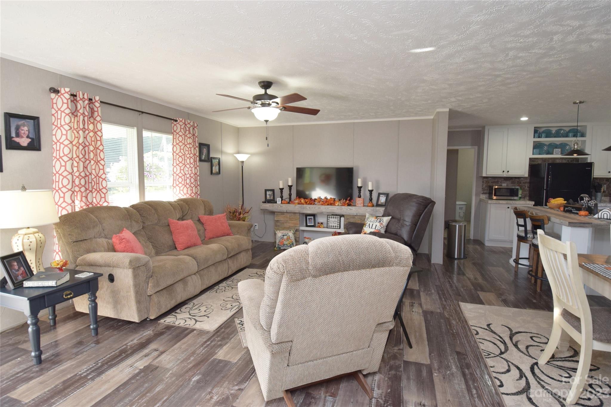 582 John Henry Road Burnsville NC 28714