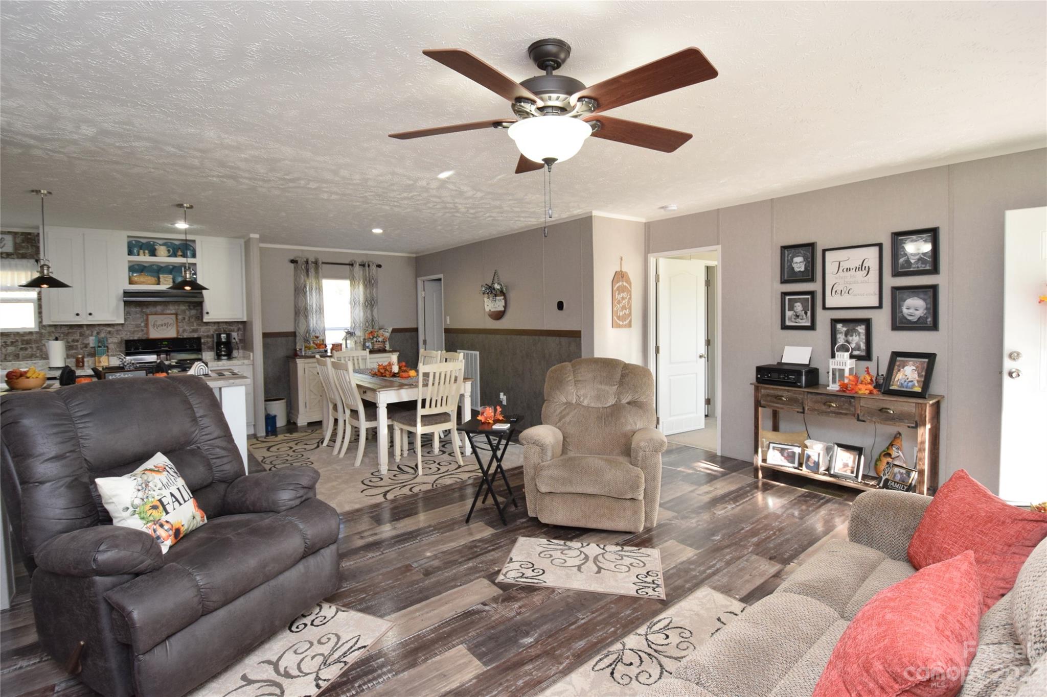 582 John Henry Road Burnsville NC 28714