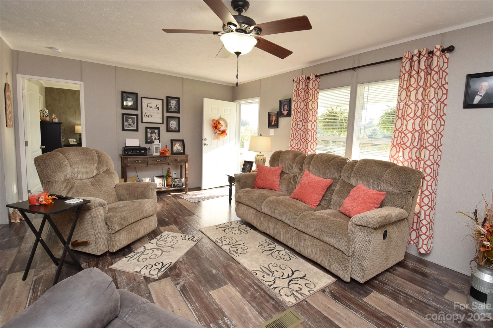 582 John Henry Road Burnsville NC 28714