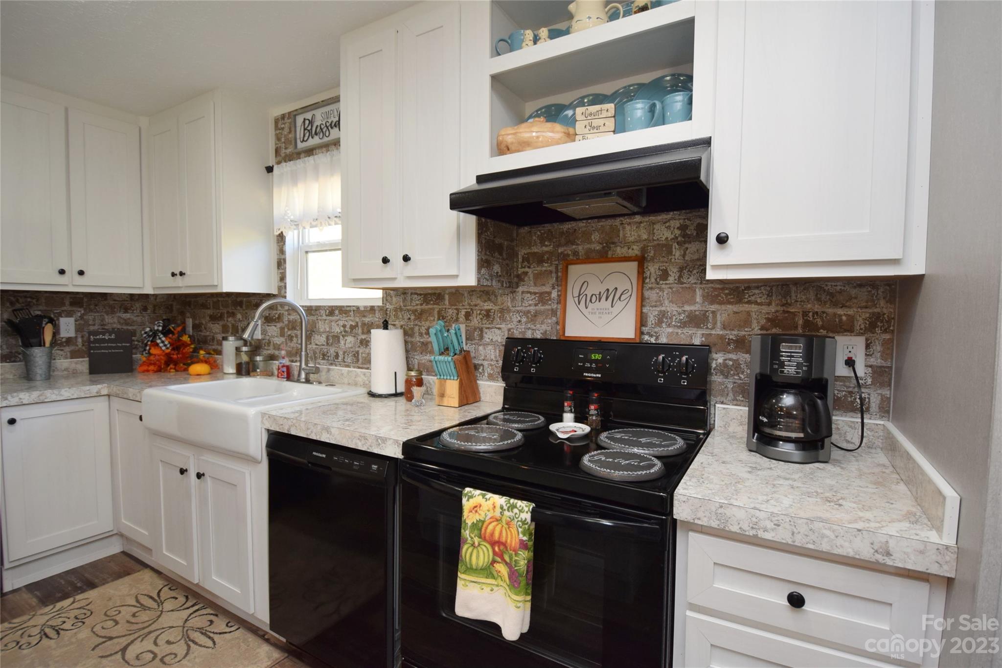 582 John Henry Road Burnsville NC 28714