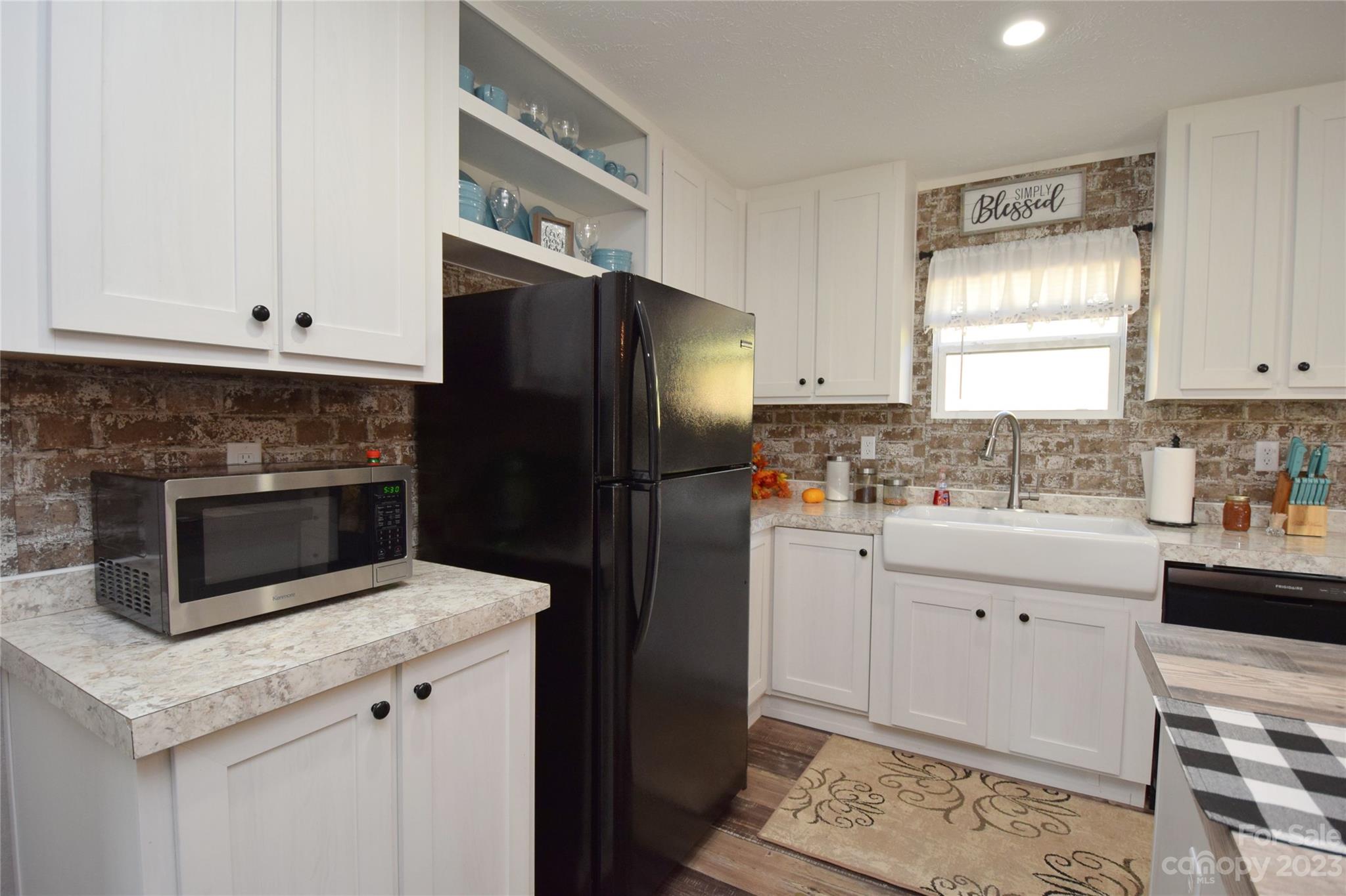 582 John Henry Road Burnsville NC 28714