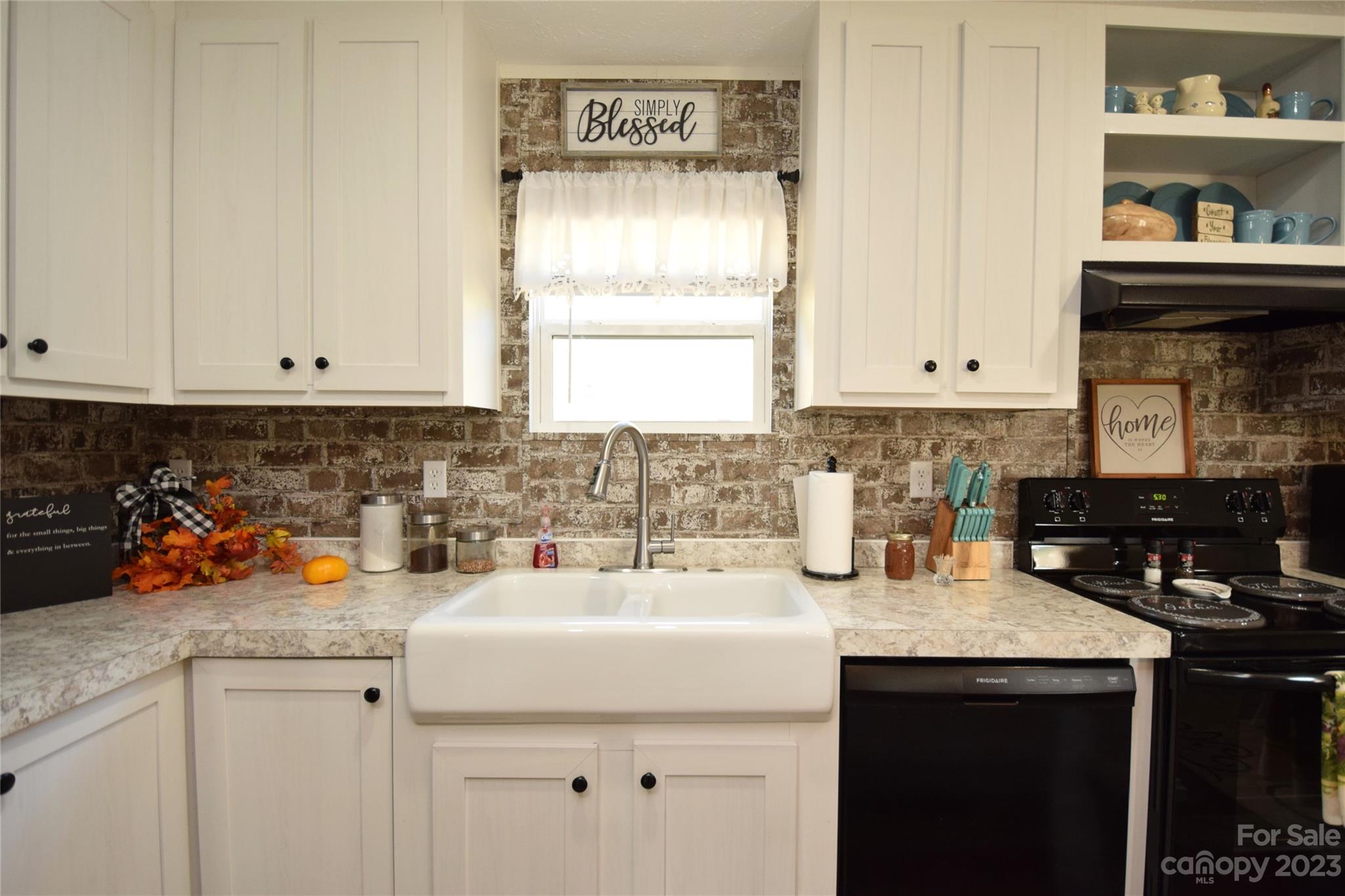 582 John Henry Road Burnsville NC 28714