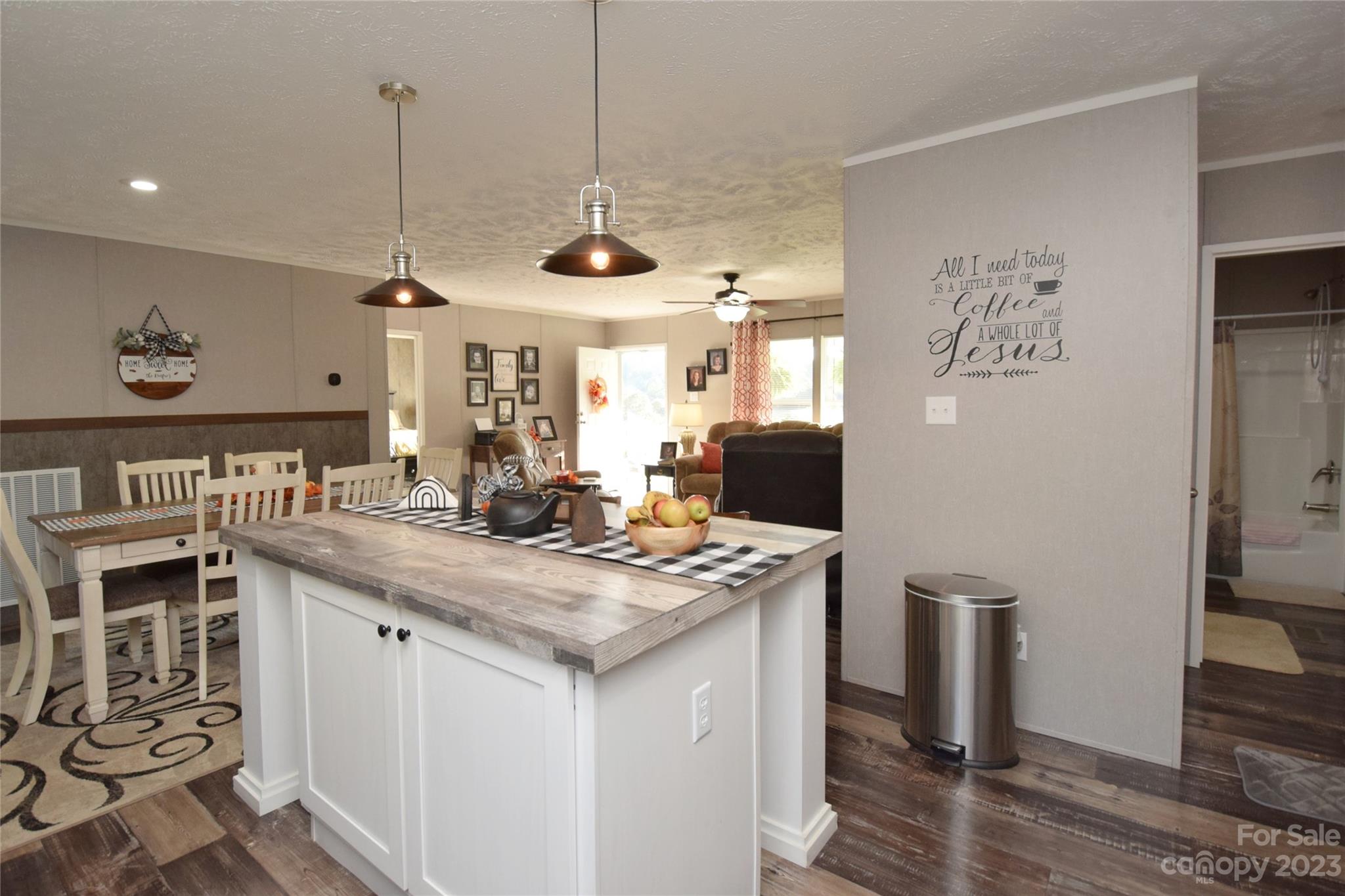 582 John Henry Road Burnsville NC 28714