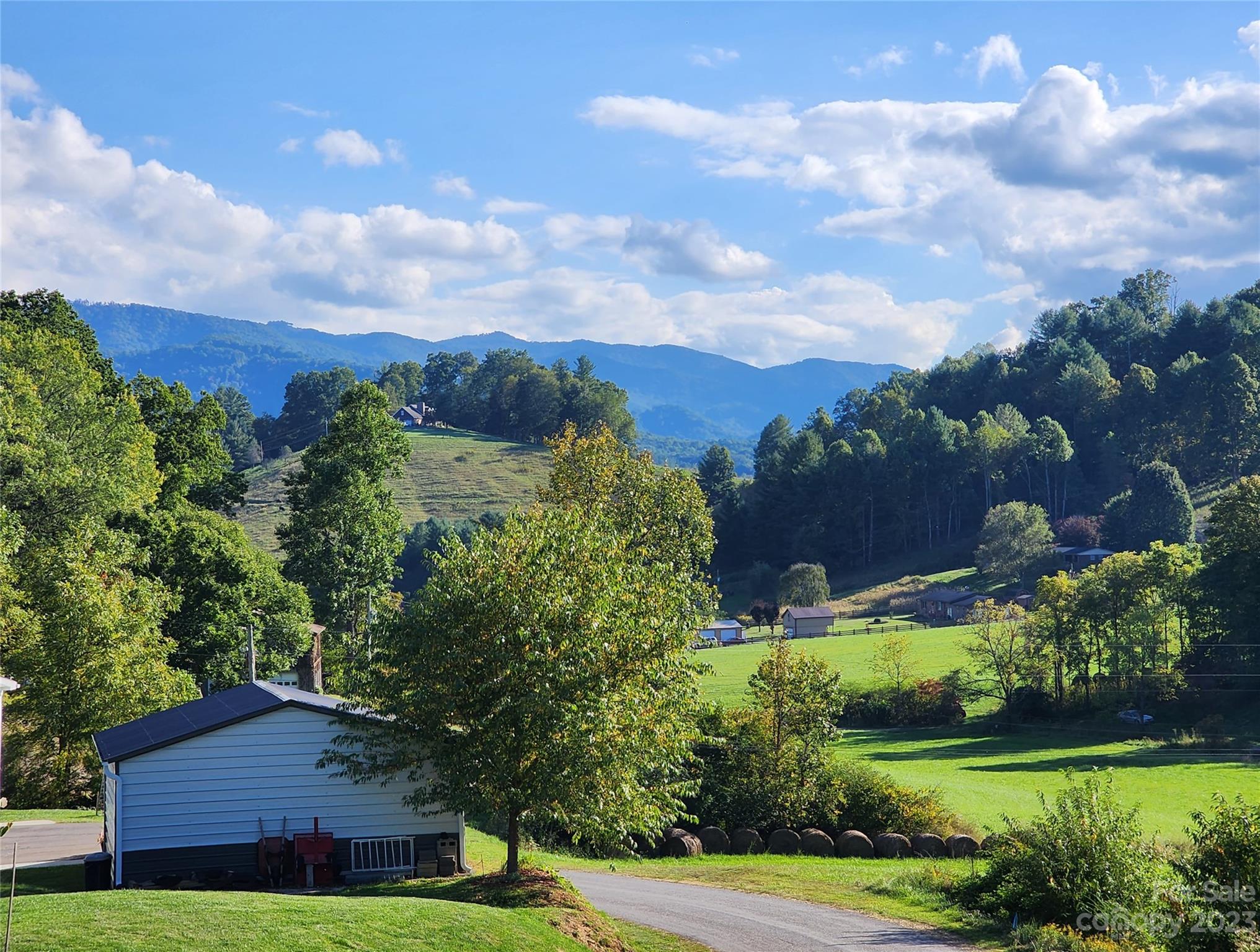 582 John Henry Road Burnsville NC 28714