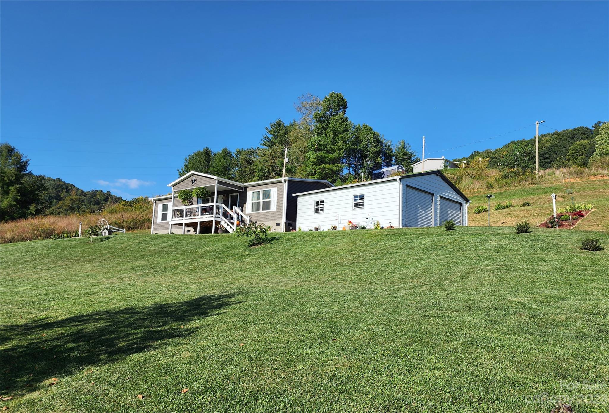 582 John Henry Road Burnsville NC 28714