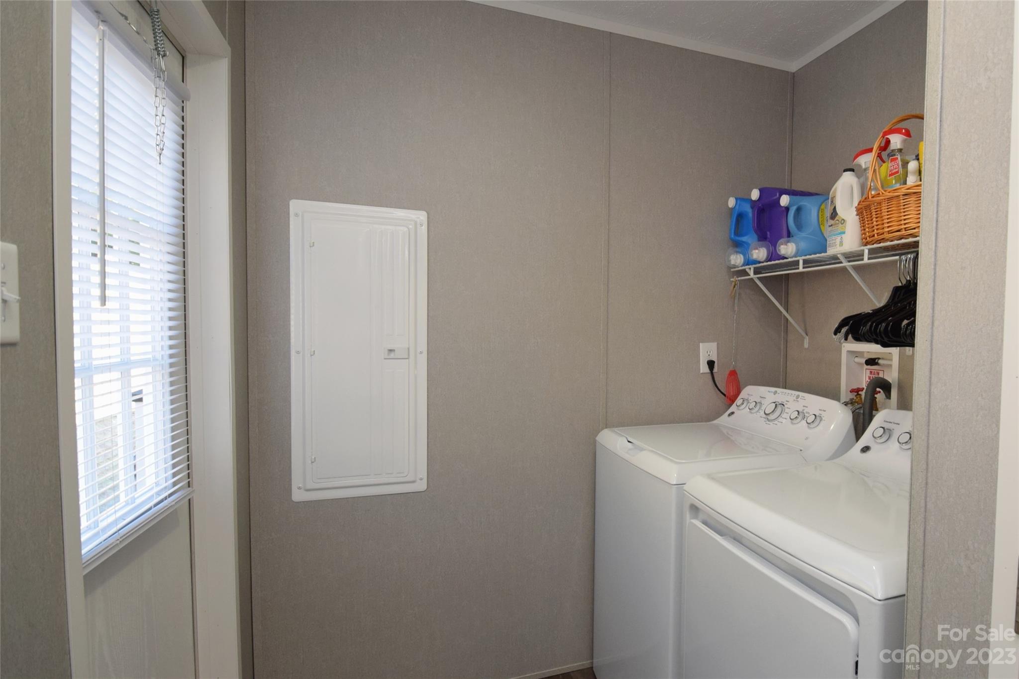 582 John Henry Road Burnsville NC 28714