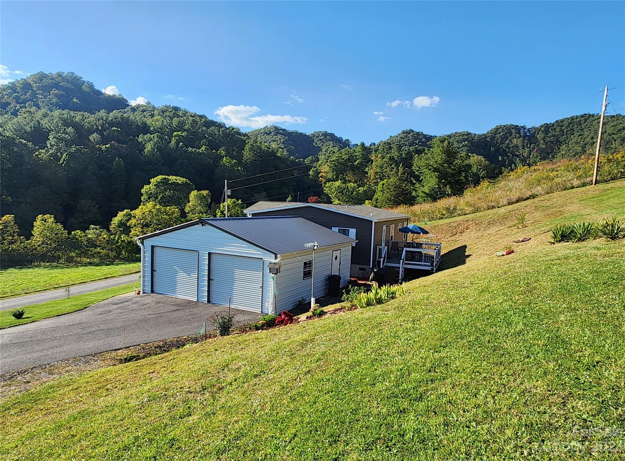 582 John Henry Road Burnsville NC 28714