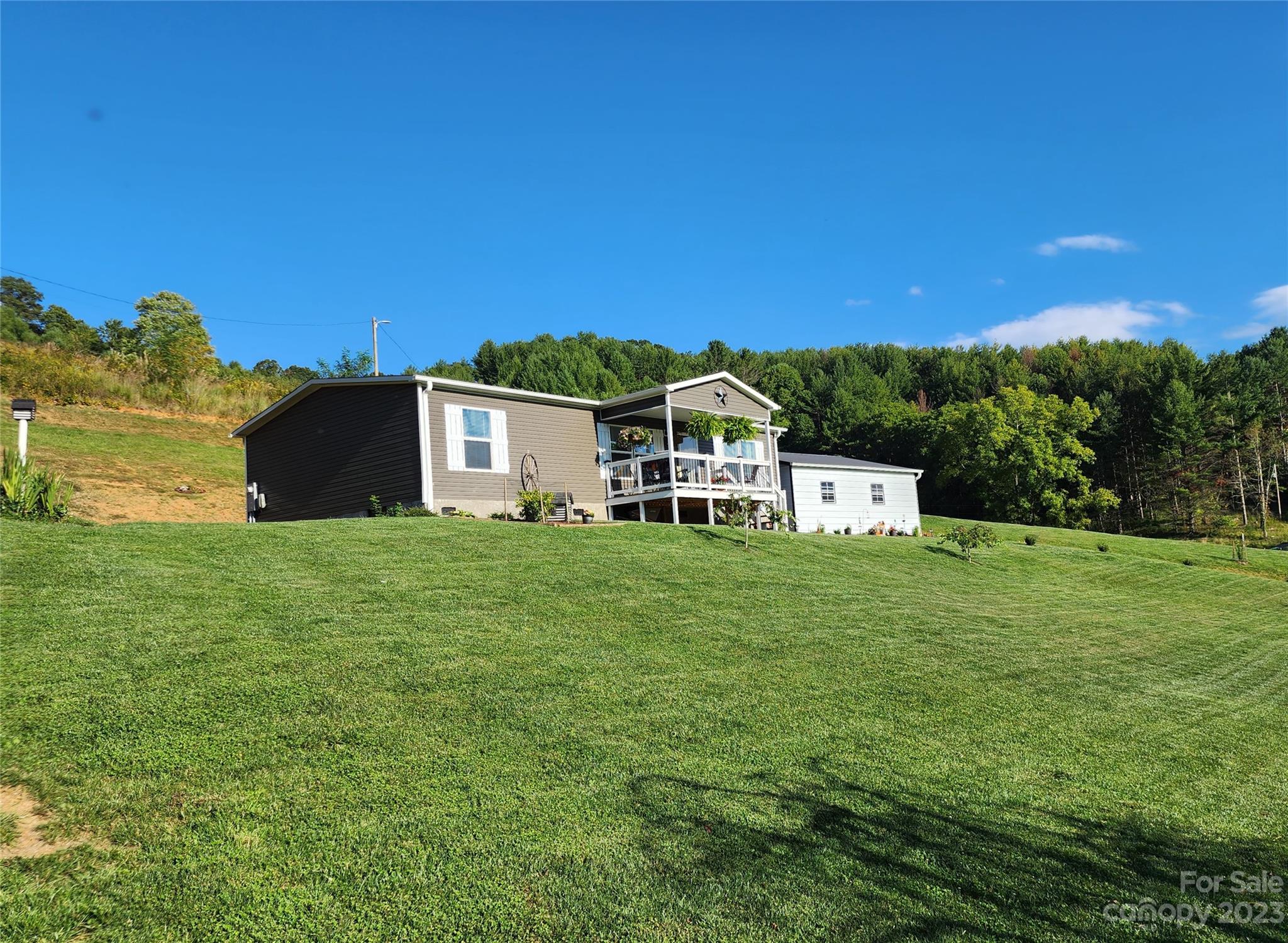 582 John Henry Road Burnsville NC 28714