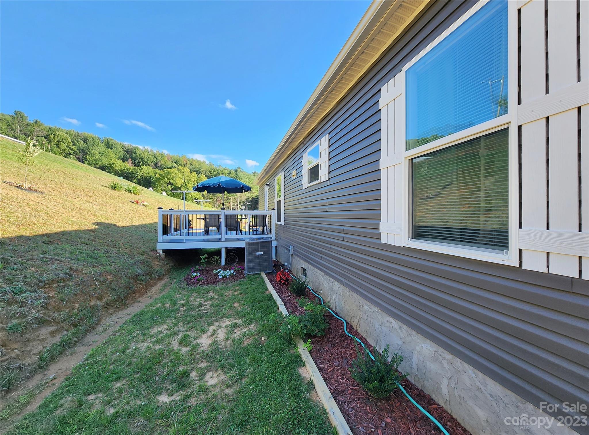 582 John Henry Road Burnsville NC 28714