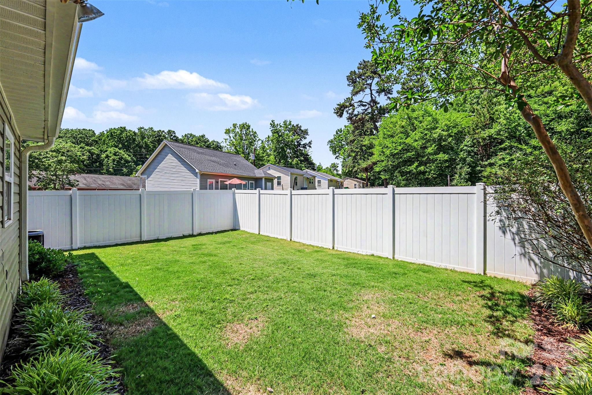 2540 Elmin Street Charlotte NC 28208