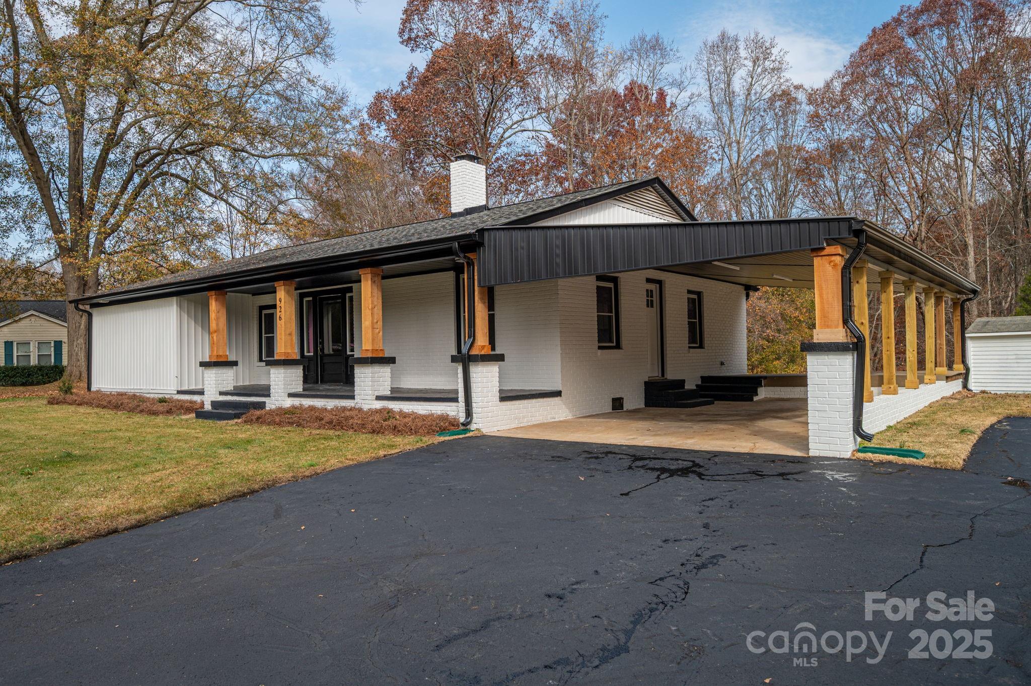 926 Howard Avenue Gastonia NC 28054