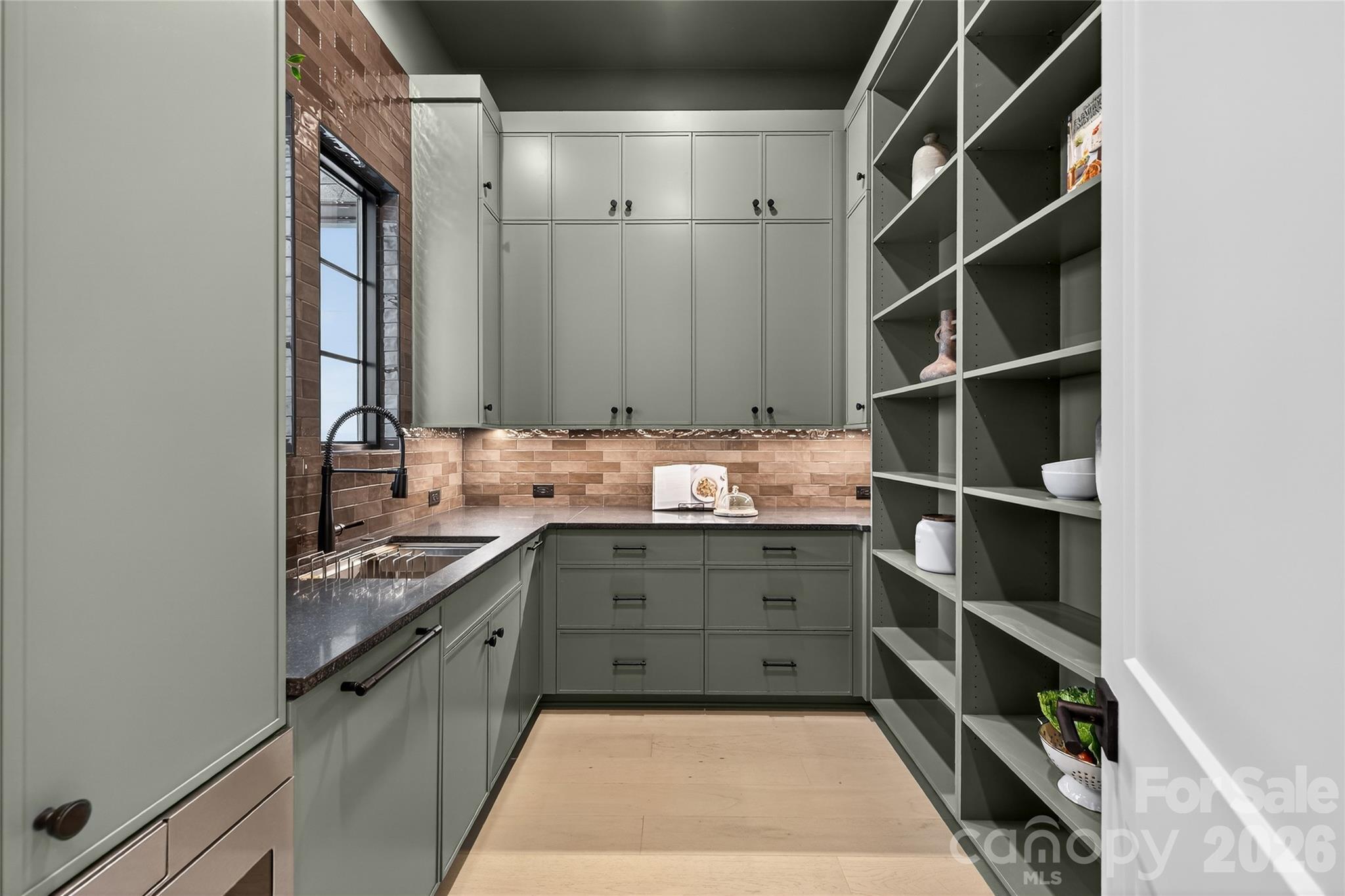 1209 Meadowood Lane Charlotte NC 28211