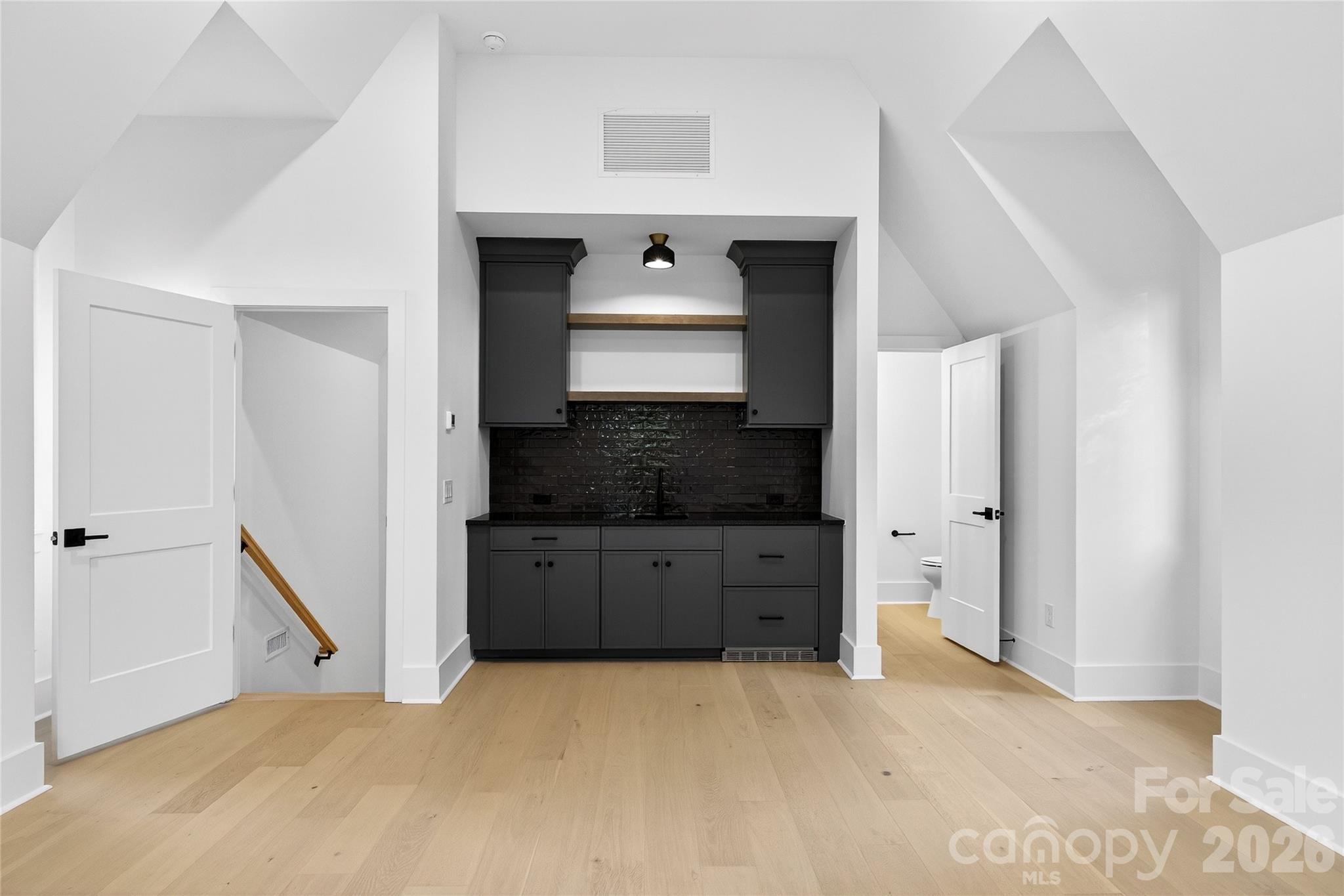 1209 Meadowood Lane Charlotte NC 28211
