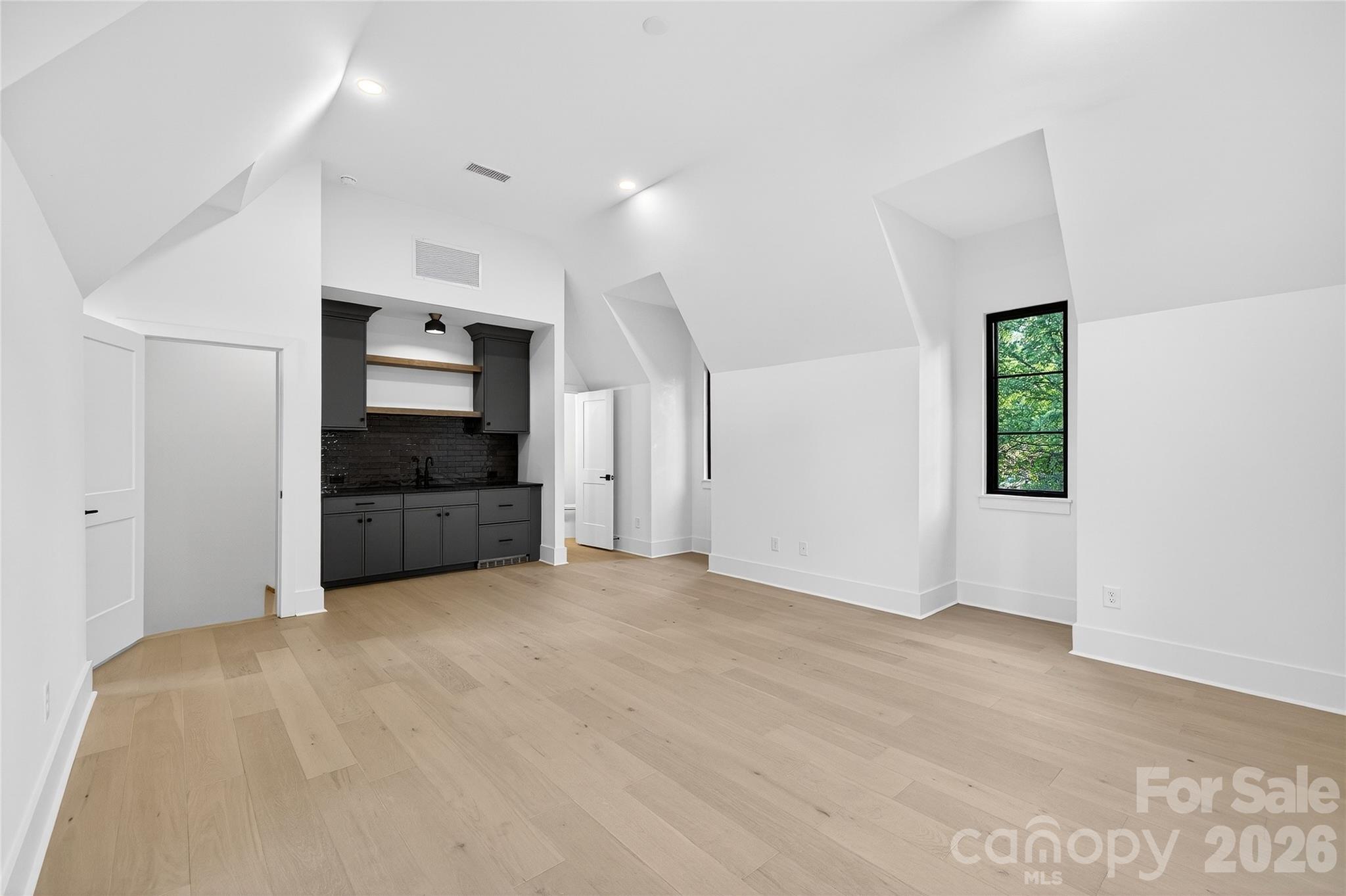 1209 Meadowood Lane Charlotte NC 28211