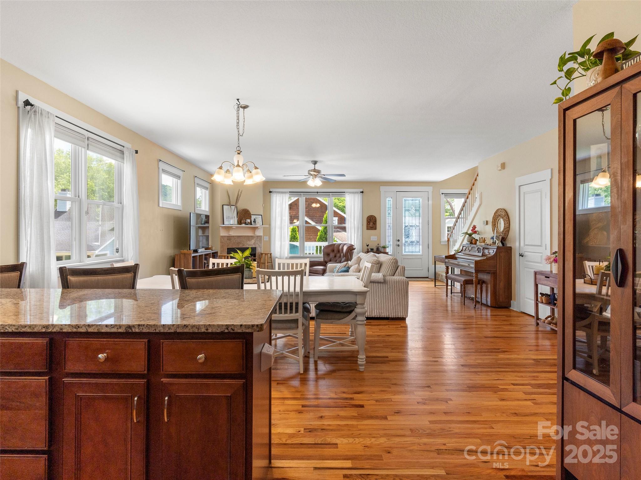 7 Oakhaven Terrace Asheville NC 28803