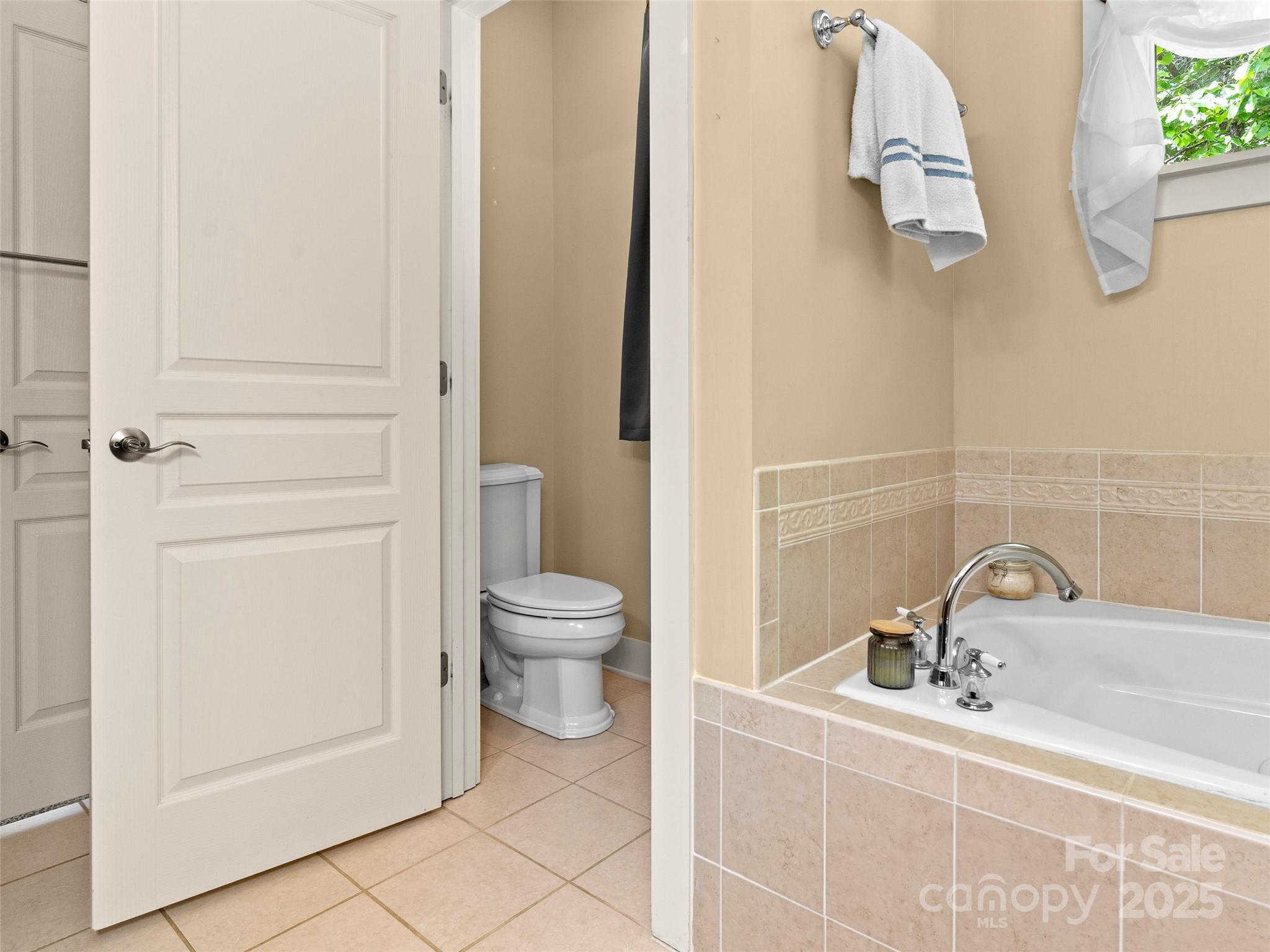 7 Oakhaven Terrace Asheville NC 28803