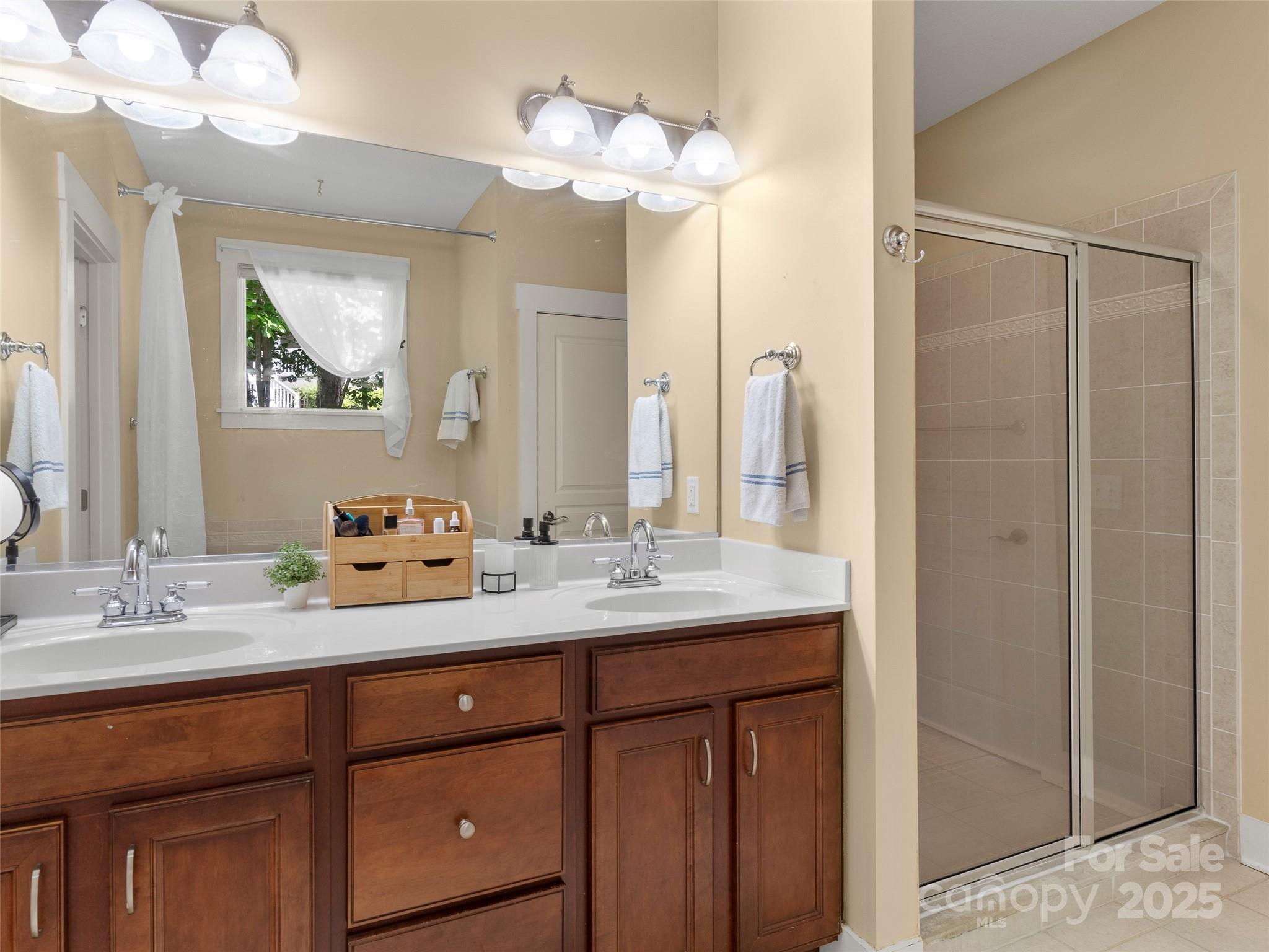 7 Oakhaven Terrace Asheville NC 28803