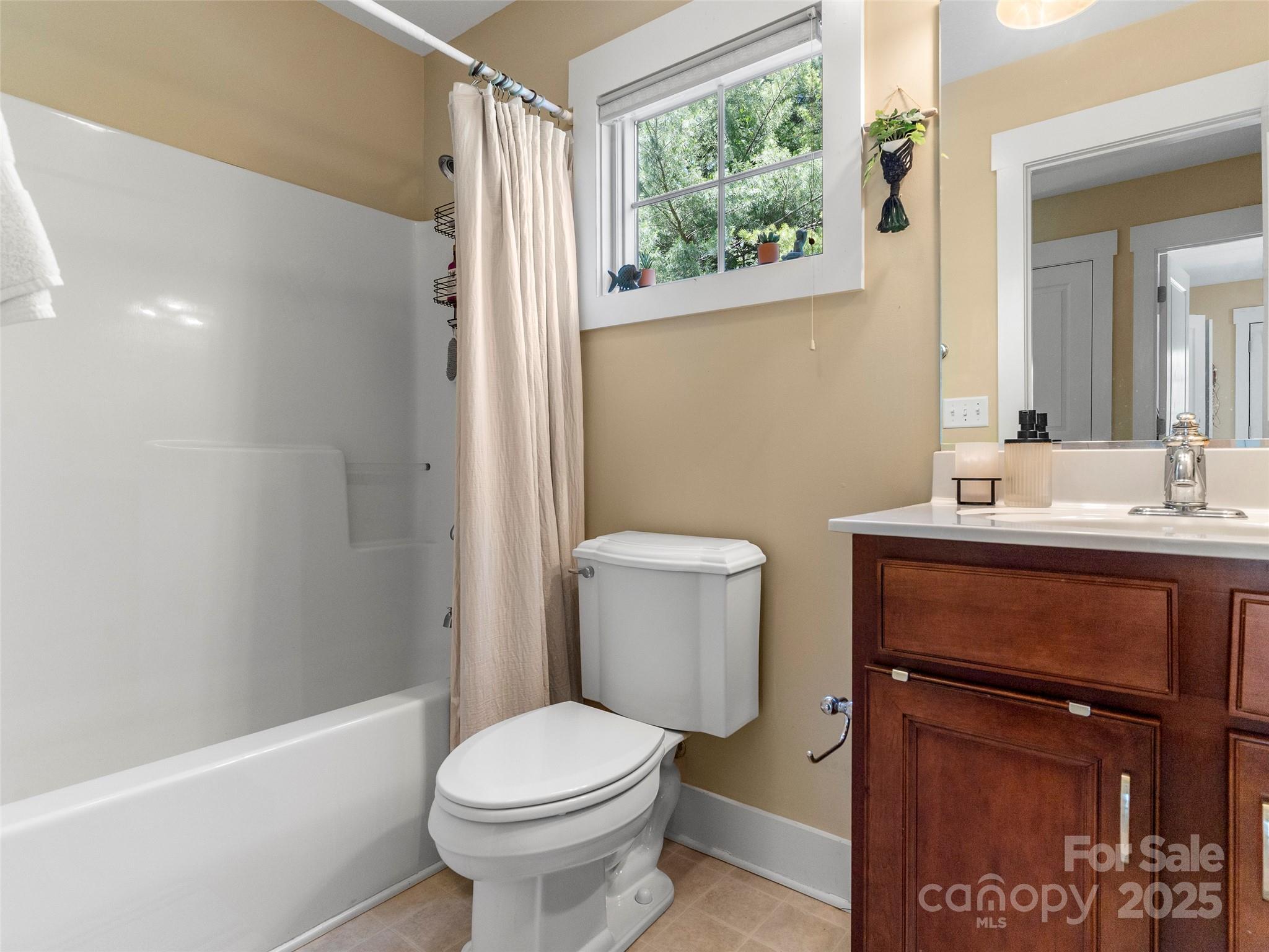 7 Oakhaven Terrace Asheville NC 28803