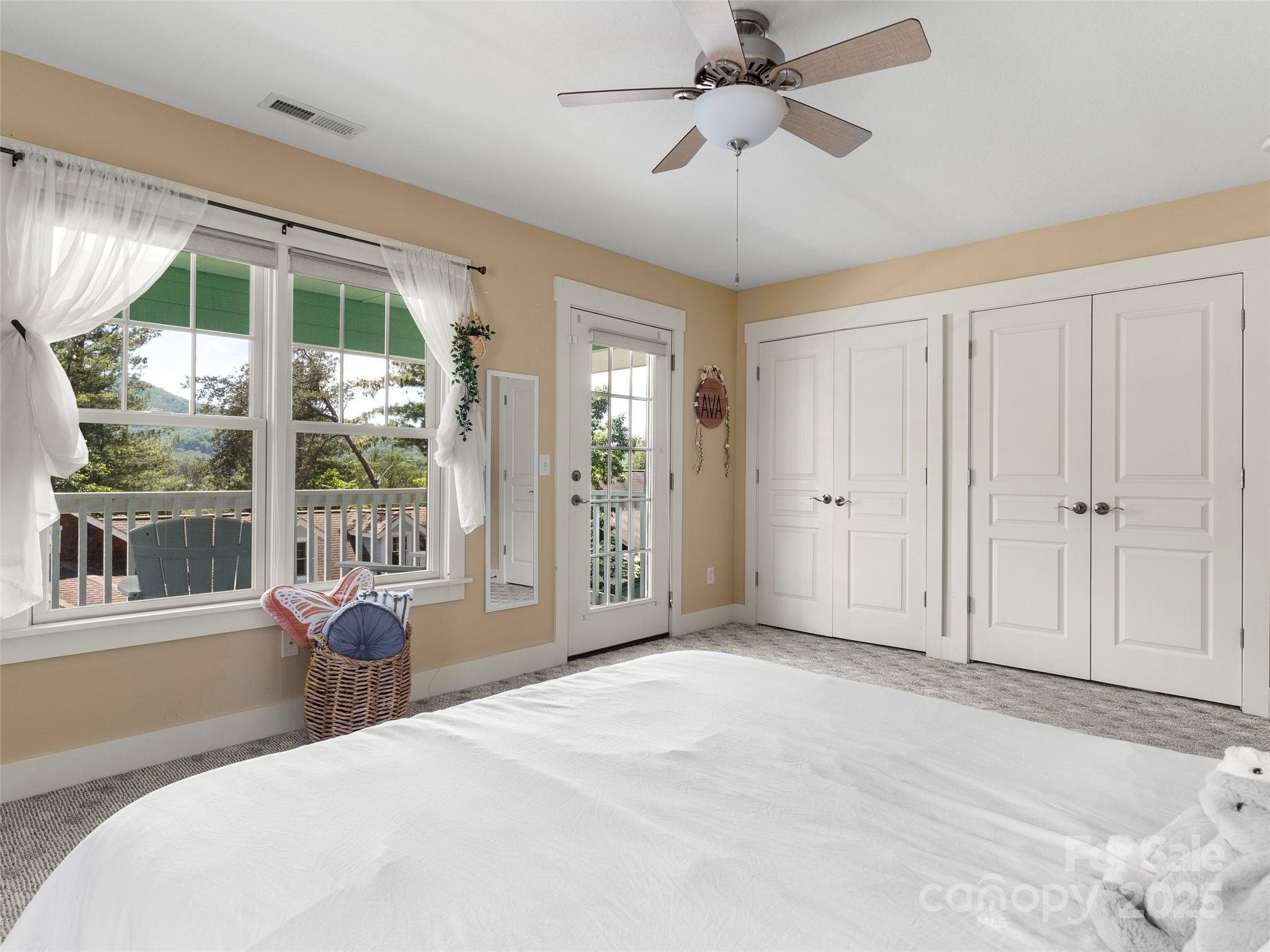 7 Oakhaven Terrace Asheville NC 28803