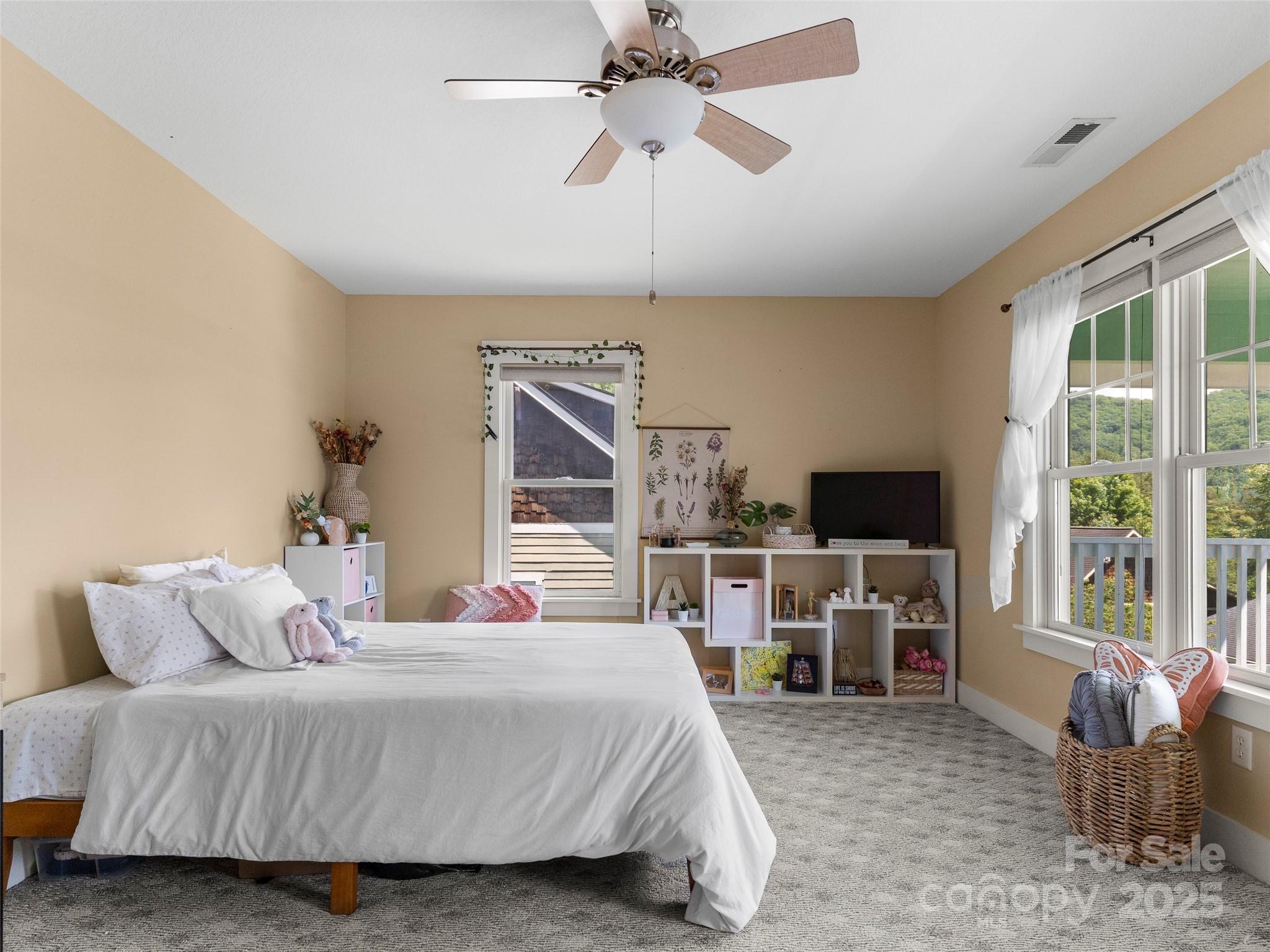 7 Oakhaven Terrace Asheville NC 28803