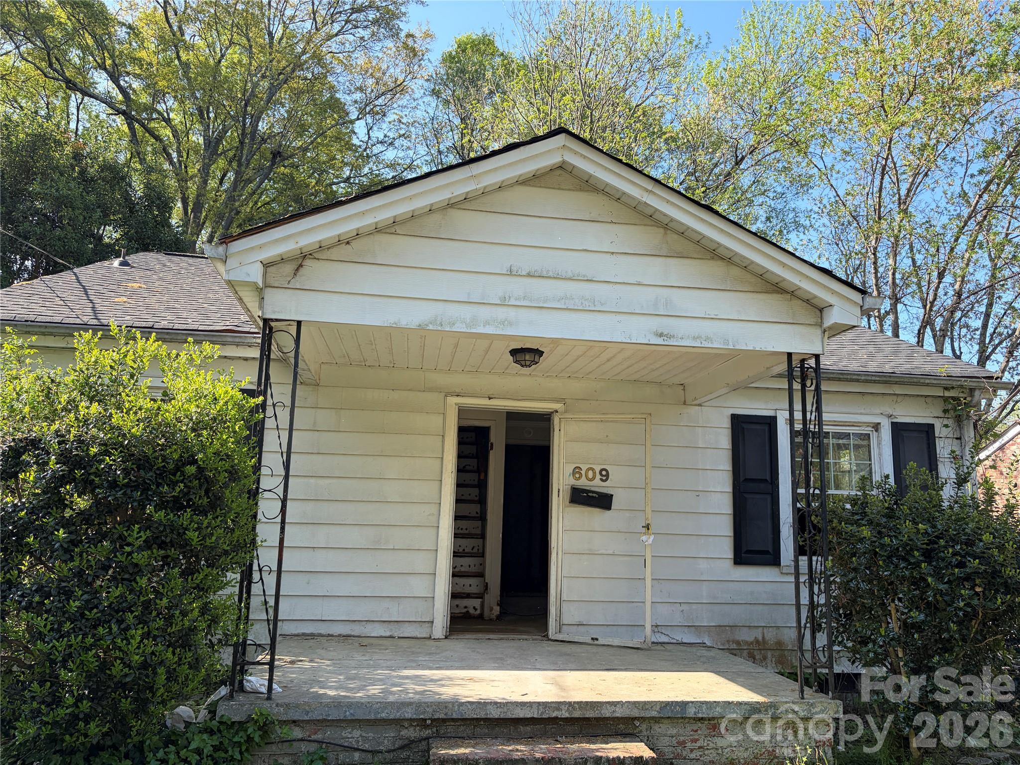 609 W Harvie Avenue Gastonia NC 28052