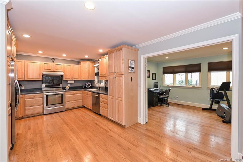 723 Romany Road Charlotte NC 28203