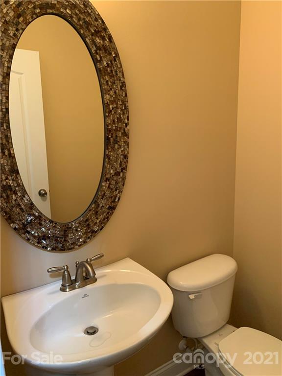 1208 Woodglen Lane Matthews NC 28104