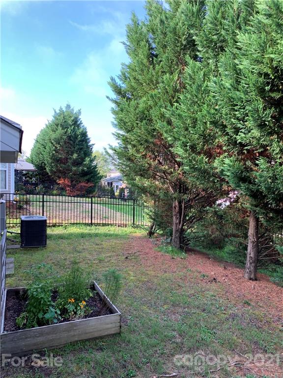 1208 Woodglen Lane Matthews NC 28104