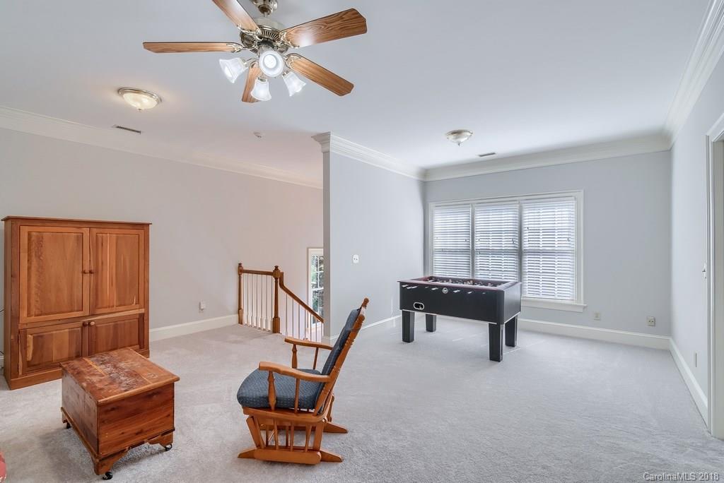 8734 Oakthorpe Drive Charlotte NC 28277