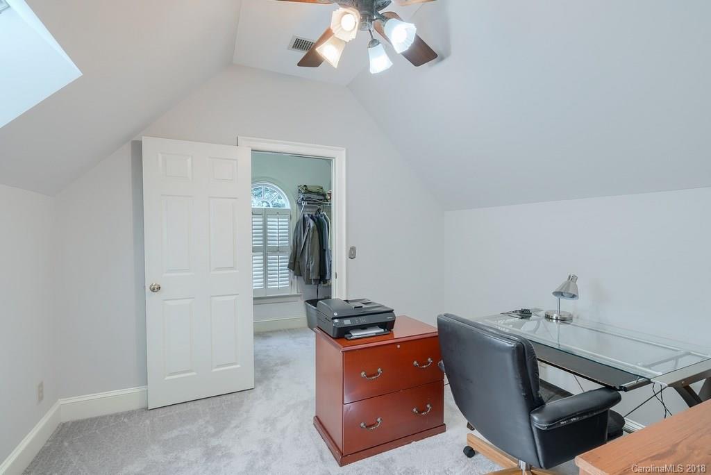 8734 Oakthorpe Drive Charlotte NC 28277