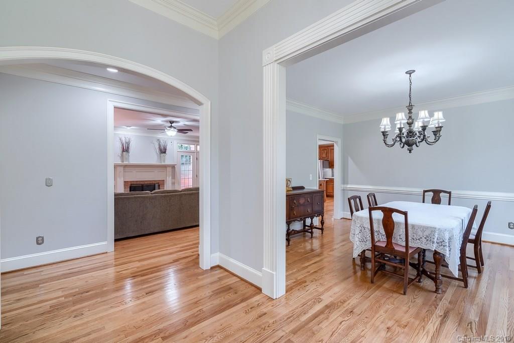 8734 Oakthorpe Drive Charlotte NC 28277