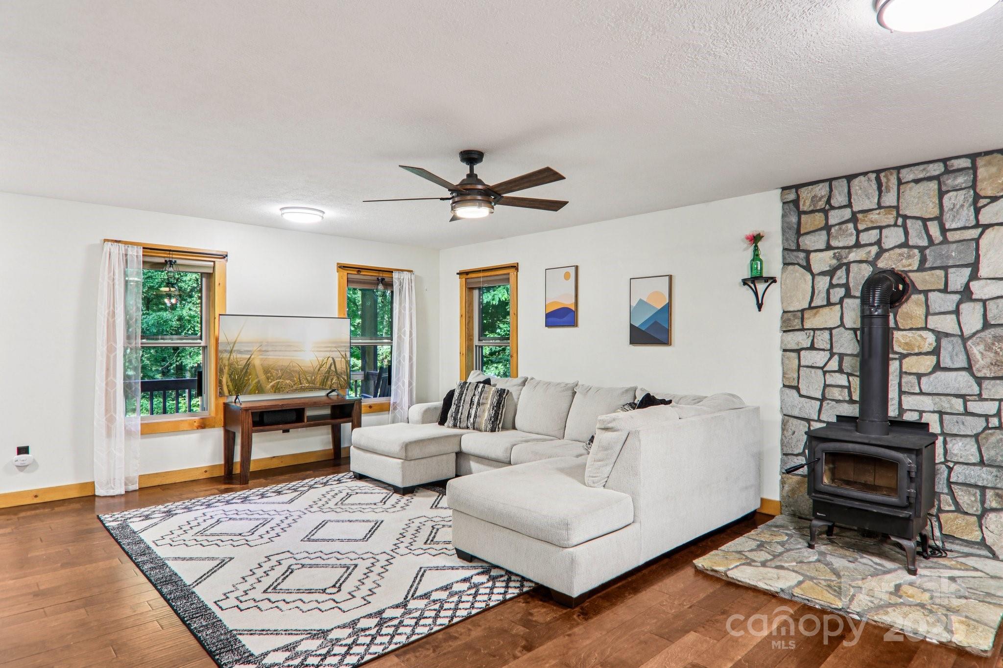 2171 Black Rock Road Cherokee NC 28719