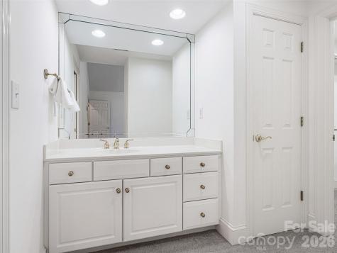 8952 Challis Hill Lane Charlotte NC 28226