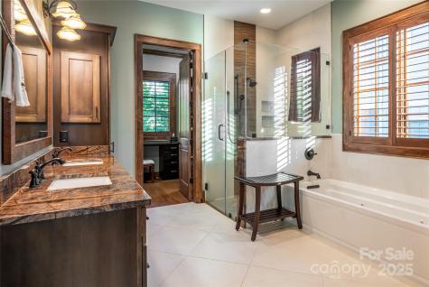 50 Hallett Court Asheville NC 28803