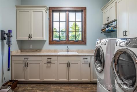 50 Hallett Court Asheville NC 28803