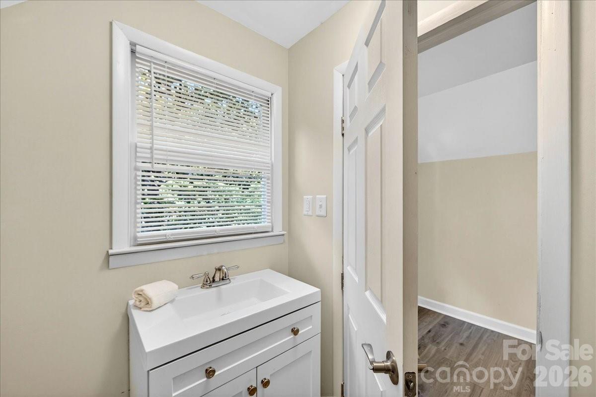 4330 Brookfield Drive Charlotte NC 28210