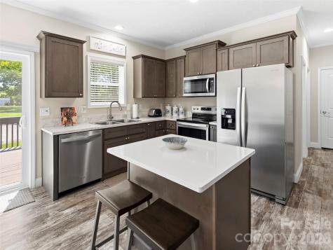 64 Drexel Road Hendersonville NC 28739