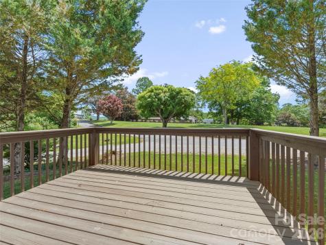 64 Drexel Road Hendersonville NC 28739