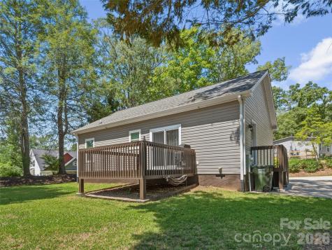 64 Drexel Road Hendersonville NC 28739