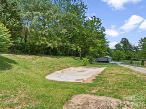 64 Drexel Road Hendersonville NC 28739