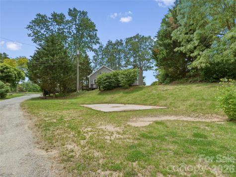 64 Drexel Road Hendersonville NC 28739