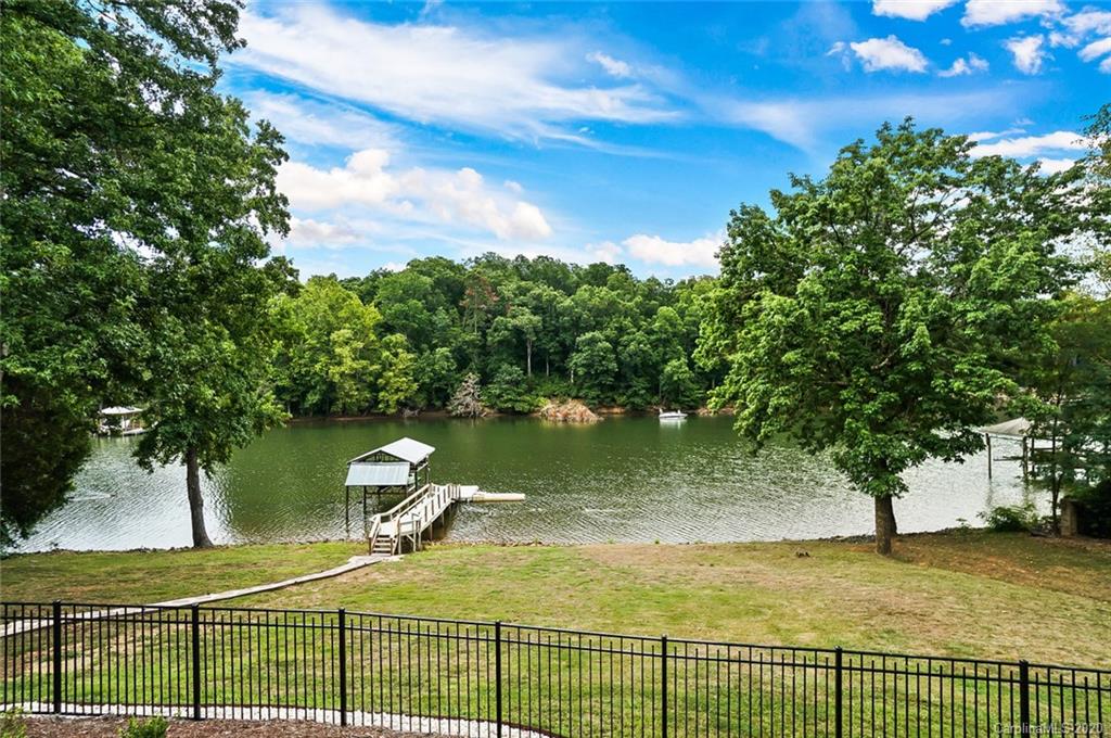 8728 Island Point Road Charlotte NC 28278