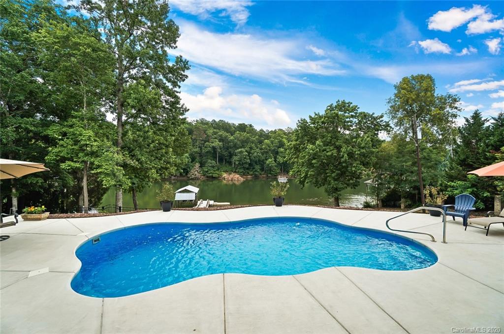 8728 Island Point Road Charlotte NC 28278