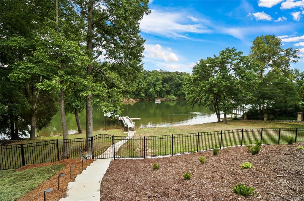 8728 Island Point Road Charlotte NC 28278
