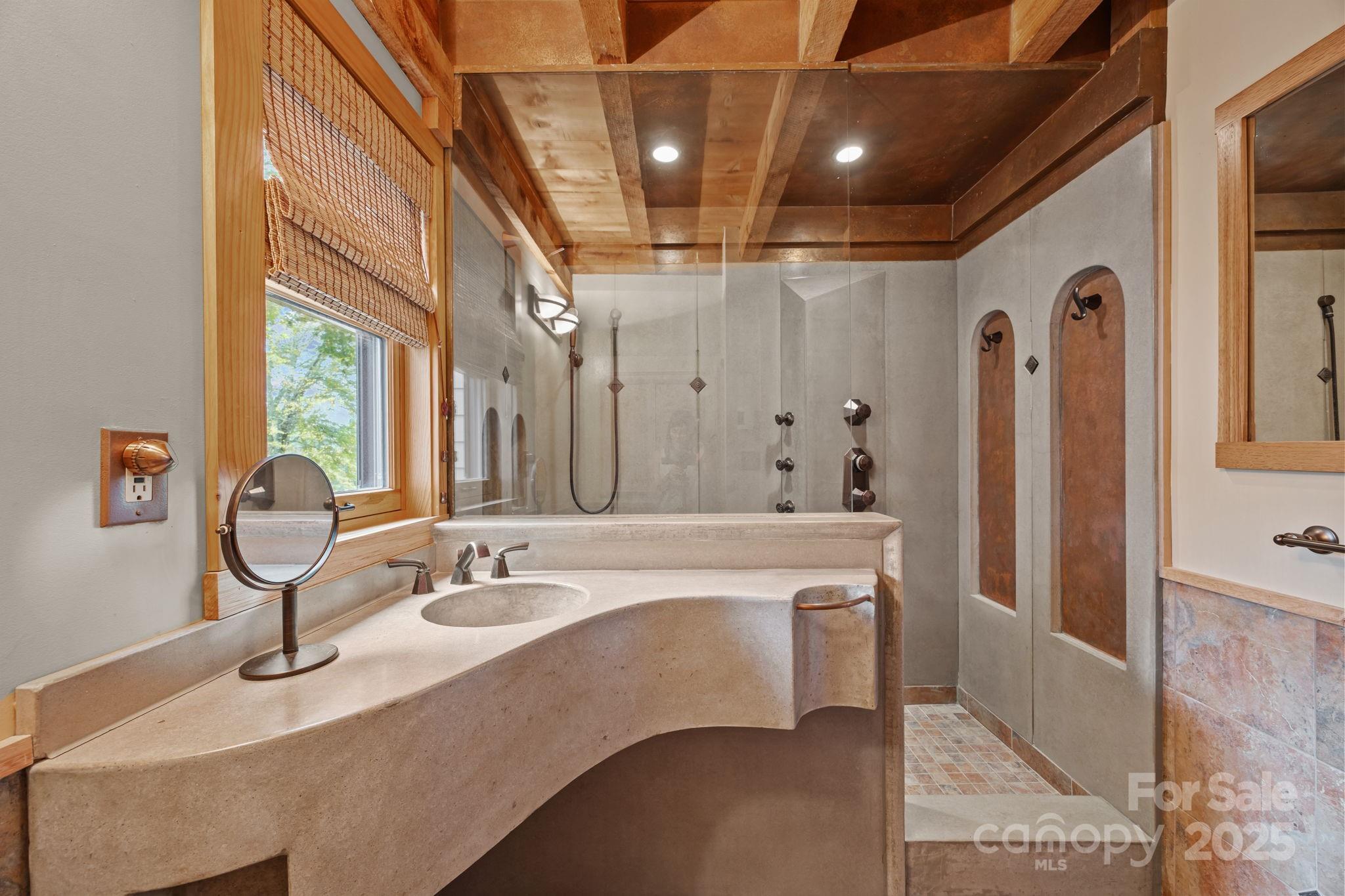 71 Kuykendall Branch Asheville NC 28804